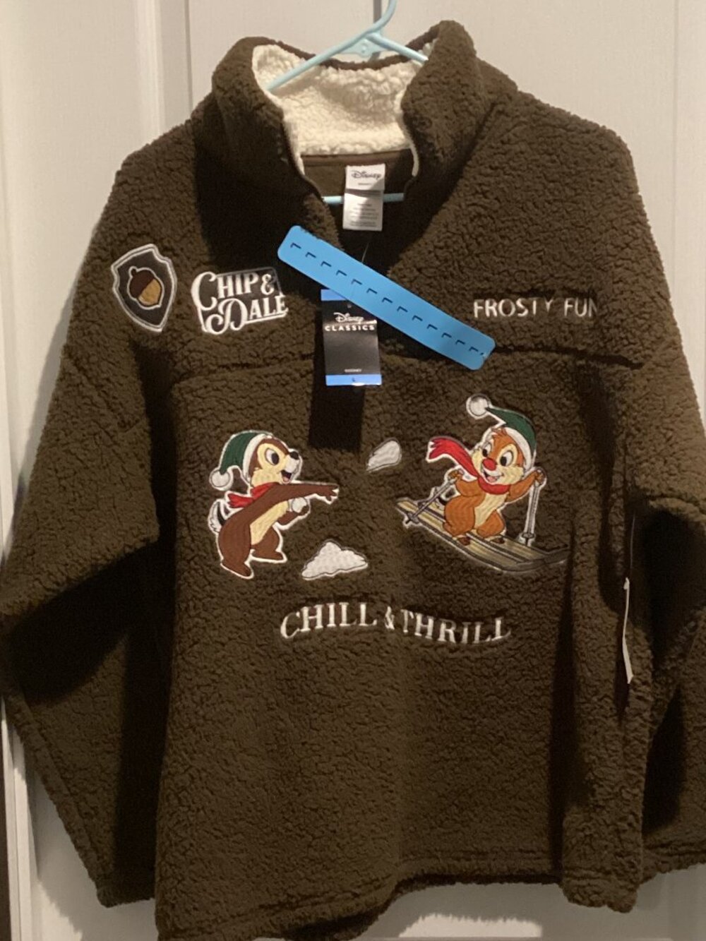 NWT Women's Disney Chip 'n Dale Brown Sherpa Pullover - Size Large